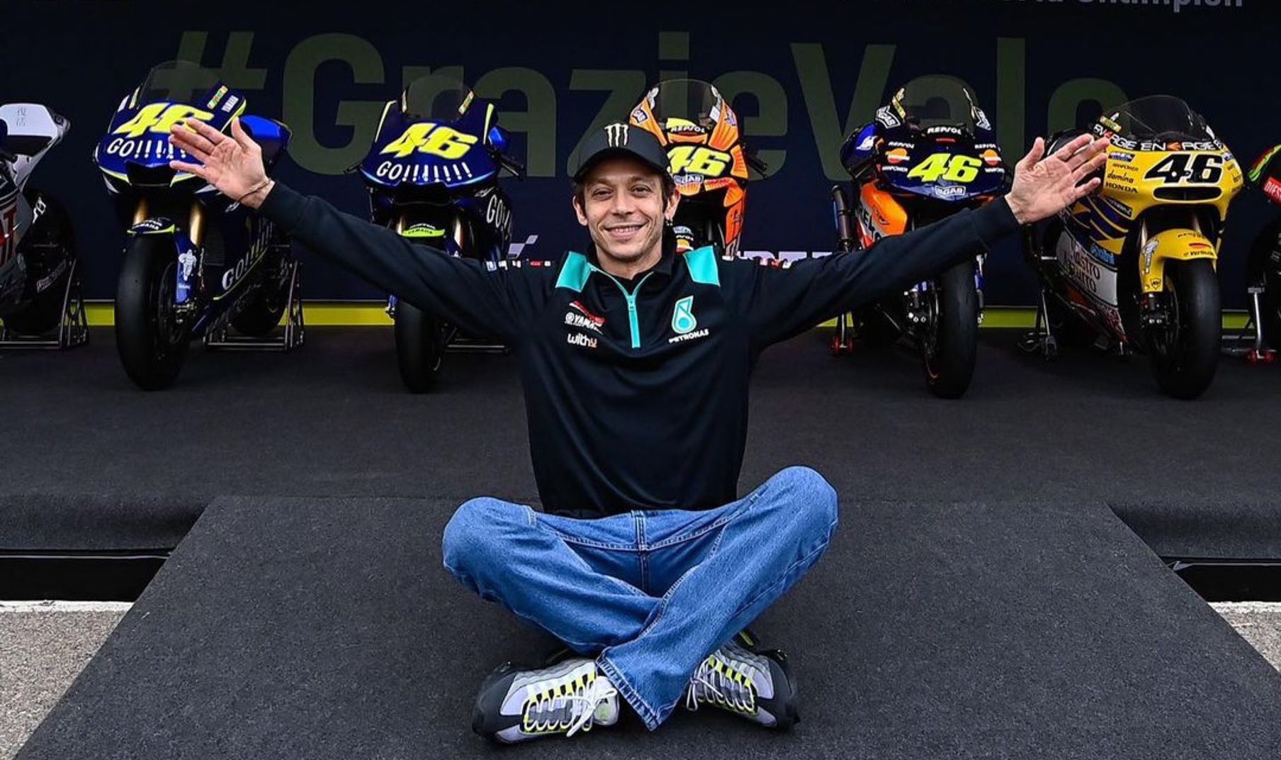 Valentino Rossi Sempat Ingatkan Honda Dan Yamaha